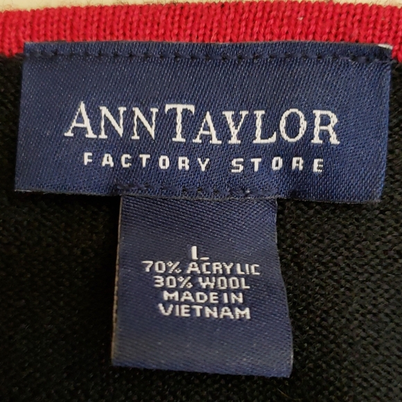 Black sweater - Picture 3 of 3